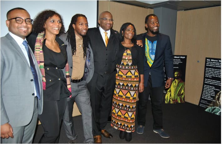 LBOSCAAN bestuur van links naar rechts: Kevin Mendeszoon (secretaris-generaal), Adinda de Vries (bestuursvoorzitter), Ptah Ankh Re (penningmeester) en verder Iwan Leeuwin, Sirelda Jackson en Simão Miguel (algemeen bestuursleden). LBOSCAAN bestuur van links naar rechts: Kevin Mendeszoon (secretaris-generaal), Adinda de Vries (bestuursvoorzitter), Ptah Ankh Re (penningmeester) en verder Iwan Leeuwin, Sirelda Jackson en Simão Miguel (algemeen bestuursleden).