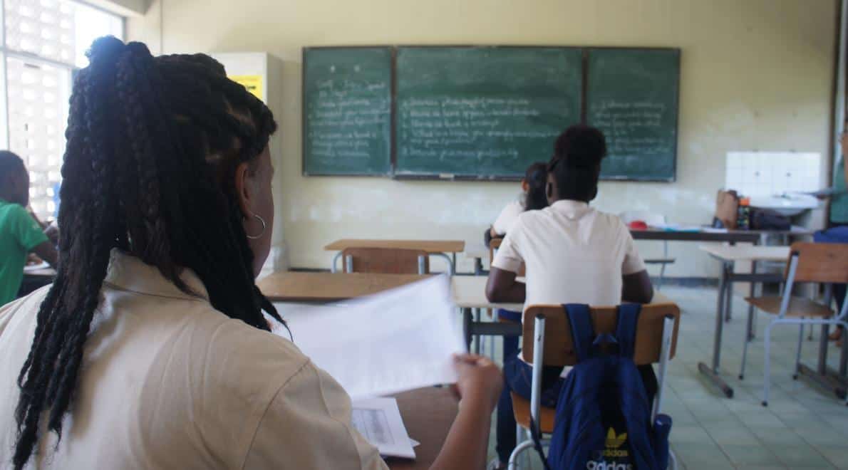 In de klas van het Surinaams Pedagogisch Instituut. Foto: © Zoë Deceuninck