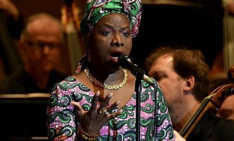Angélique Kidjo, Maki Namekawa, Tunde Jegede, Amsterdam Sinfonietta