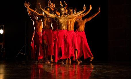  EAST AFRICAN BOLERO ©Marie Charbonnier